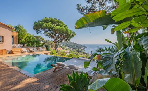 Villa in Ville-Les Saquedes-Le Bouillonnet, Sainte-Maxime, France 1