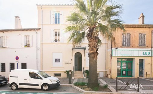 Townhouse in Ville-Les Saquedes-Le Bouillonnet, Sainte-Maxime, France 1
