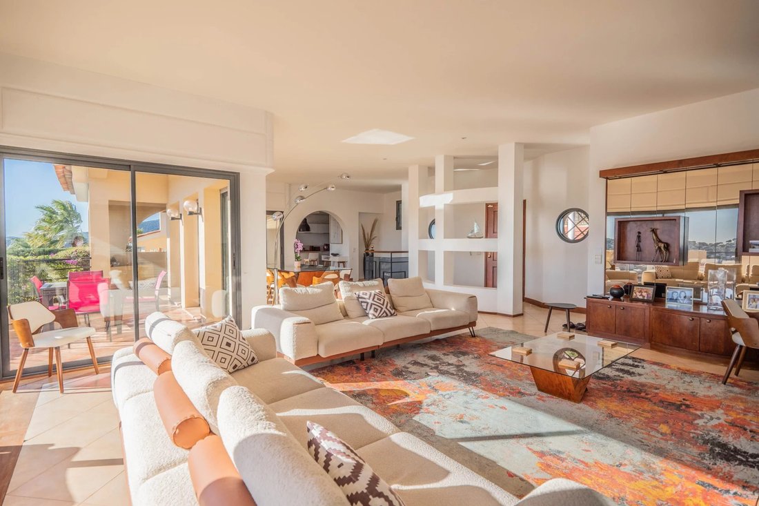 Villa in Ville-Les Saquedes-Le Bouillonnet, Sainte-Maxime, France 4 - 11168927