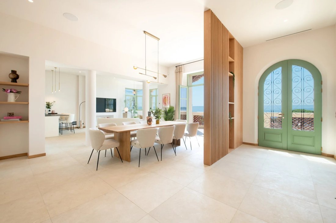 Estate in Les Issambres, Roquebrune-sur-Argens, France 3 - 16800648