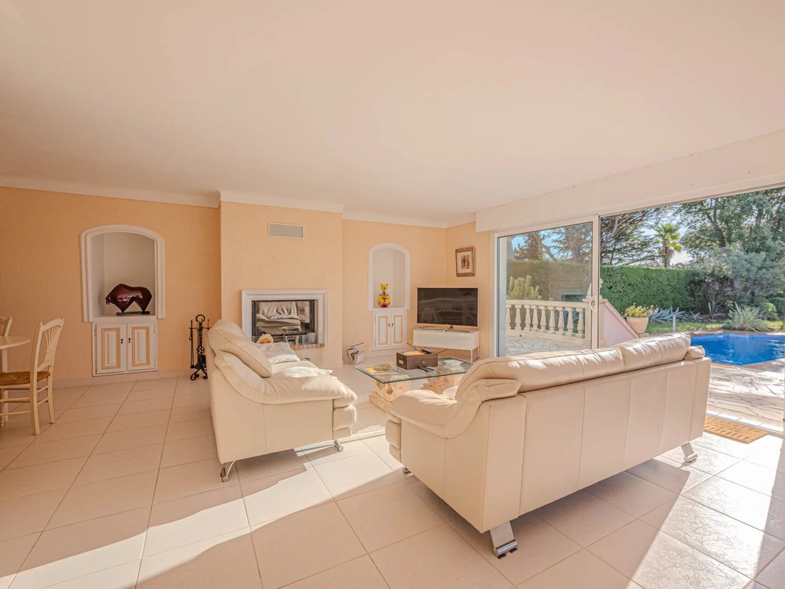 Villa in Ville-Les Saquedes-Le Bouillonnet, Sainte-Maxime, France 3 - 16784854