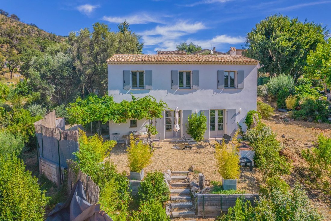 Villa in Grimaud, Provence-Alpes-Côte d'Azur, France 1 - 14009834