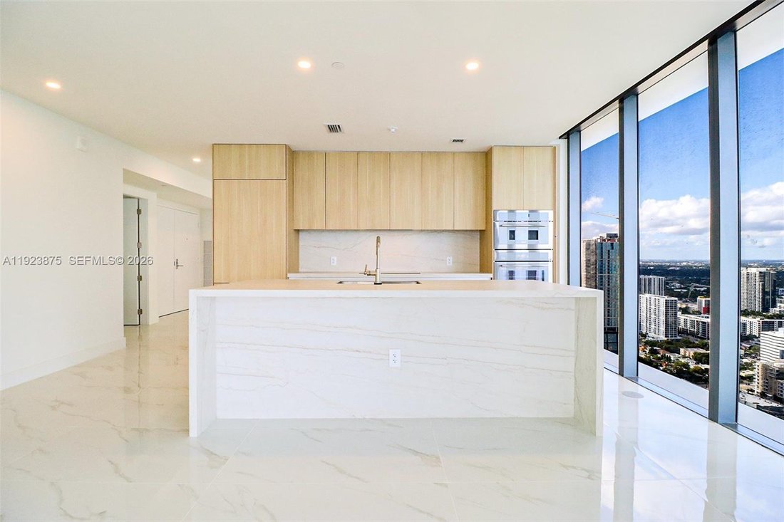 Condominium In Miami In Miami, Florida, United States For Sale (16937059)