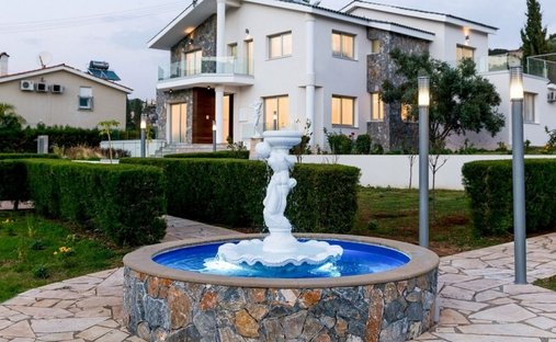 Villa in Agios Tychon, Limassol, Cyprus 1