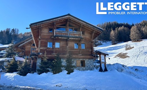 Chalet in Mâcot-la-Plagne, La Plagne-Tarentaise, France 1