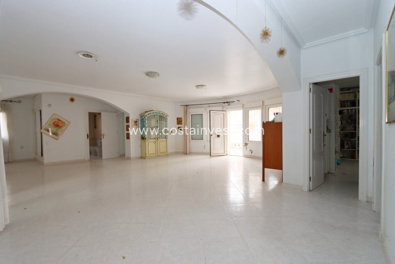 Villa in Orihuela, Valencian Community, Spain 2 - 16940592