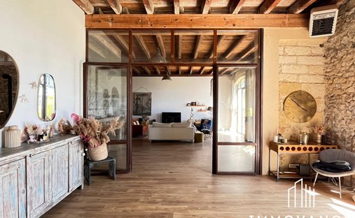 Sale Of Equestrian Estate Aimargues, 260m² 6 Rooms 1,050,000€ With Swimming Pool