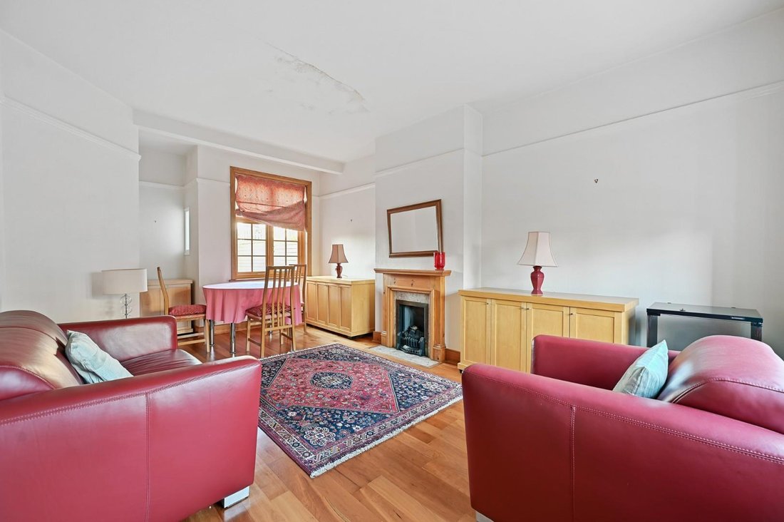 House in Ealing (London Borough of Ealing), Ealing, England 5 - 16939482