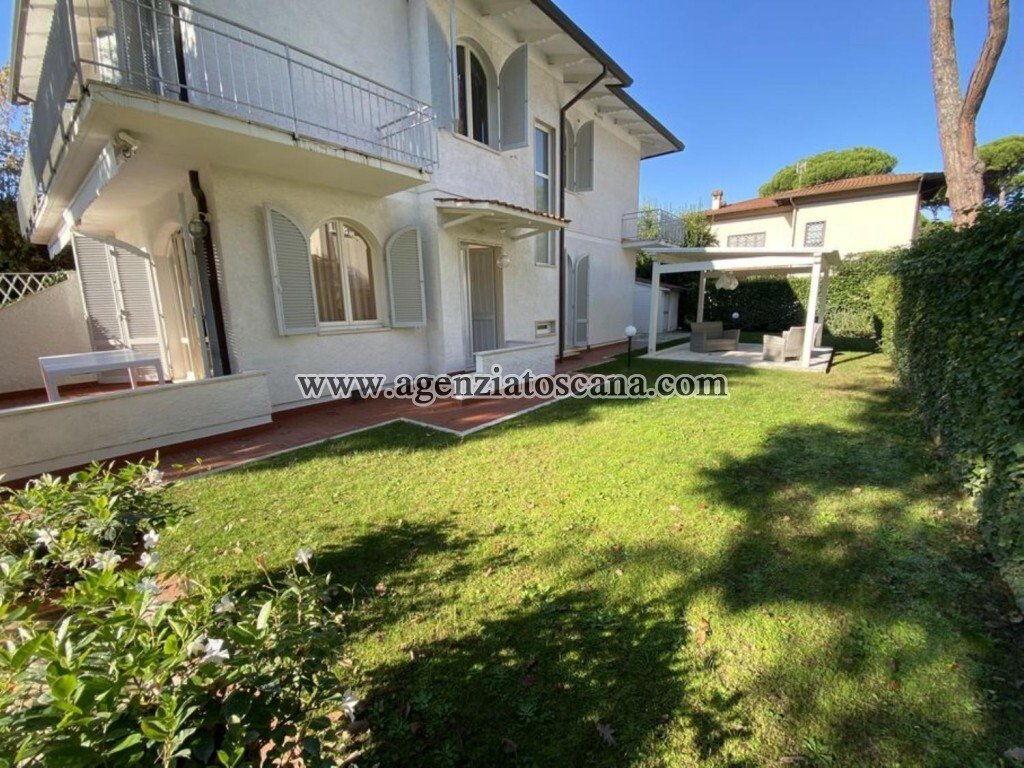 Villa in Center, Forte dei Marmi, Tuscany 1 - 16939606
