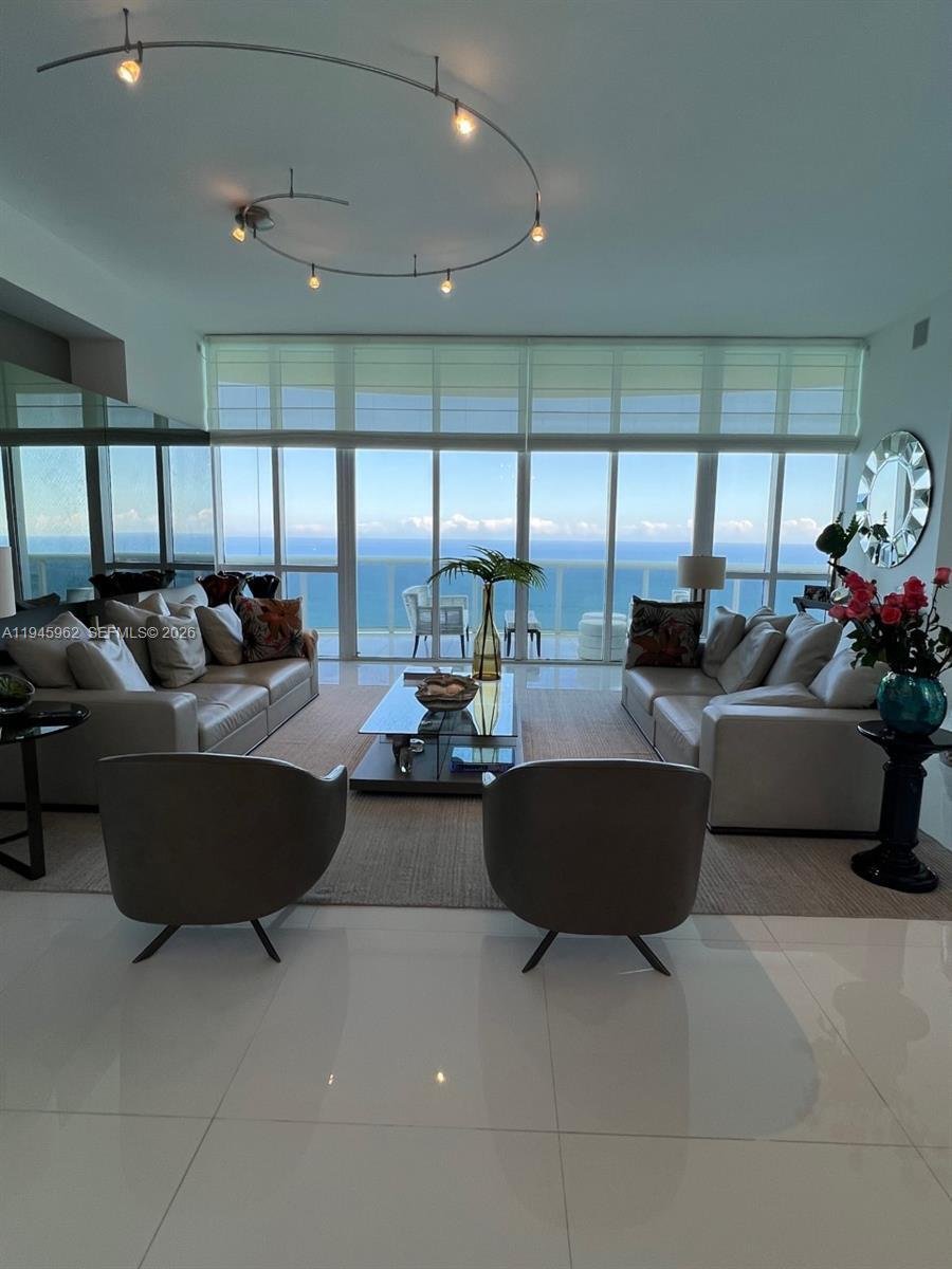 Condo in Sunny Isles Beach, Florida, United States 1 - 16940736
