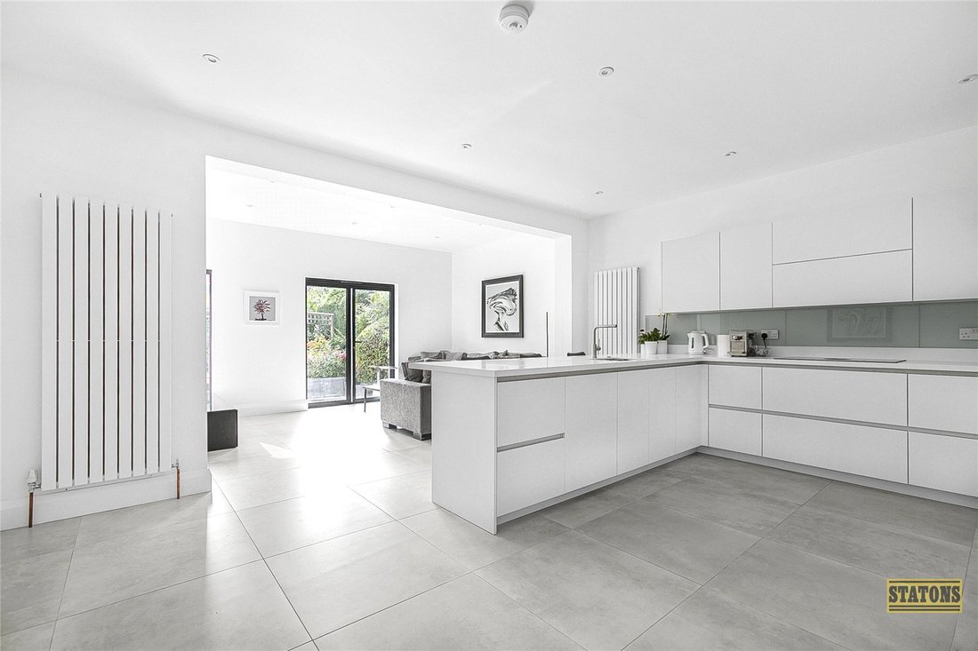 Bungalow in London Borough of Barnet, England, Vereinigtes Königreich 4 - 16942547