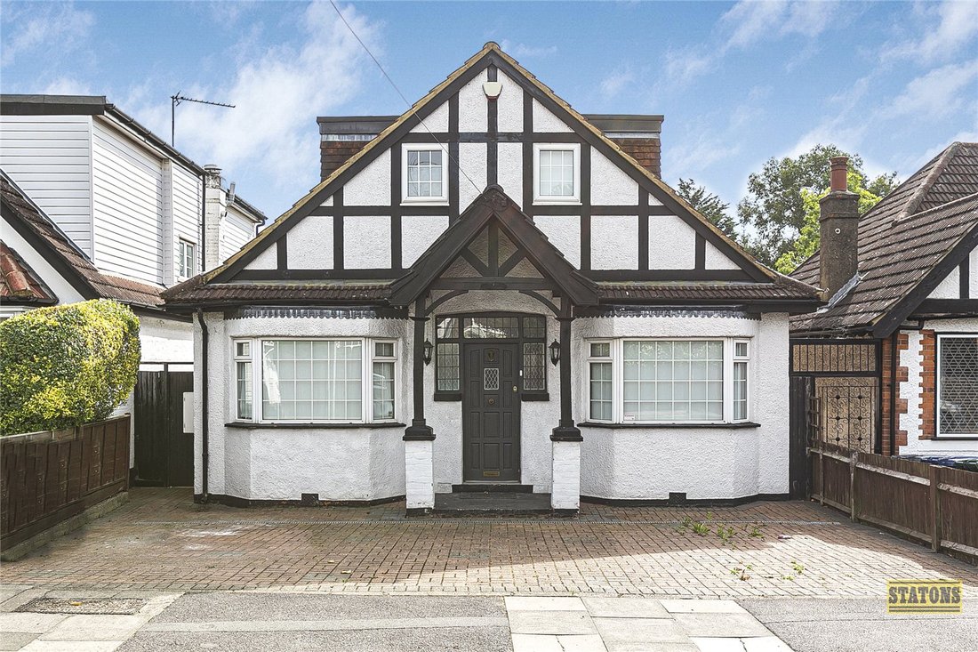 Bungalow in London Borough of Barnet, England, Vereinigtes Königreich 1 - 16942547