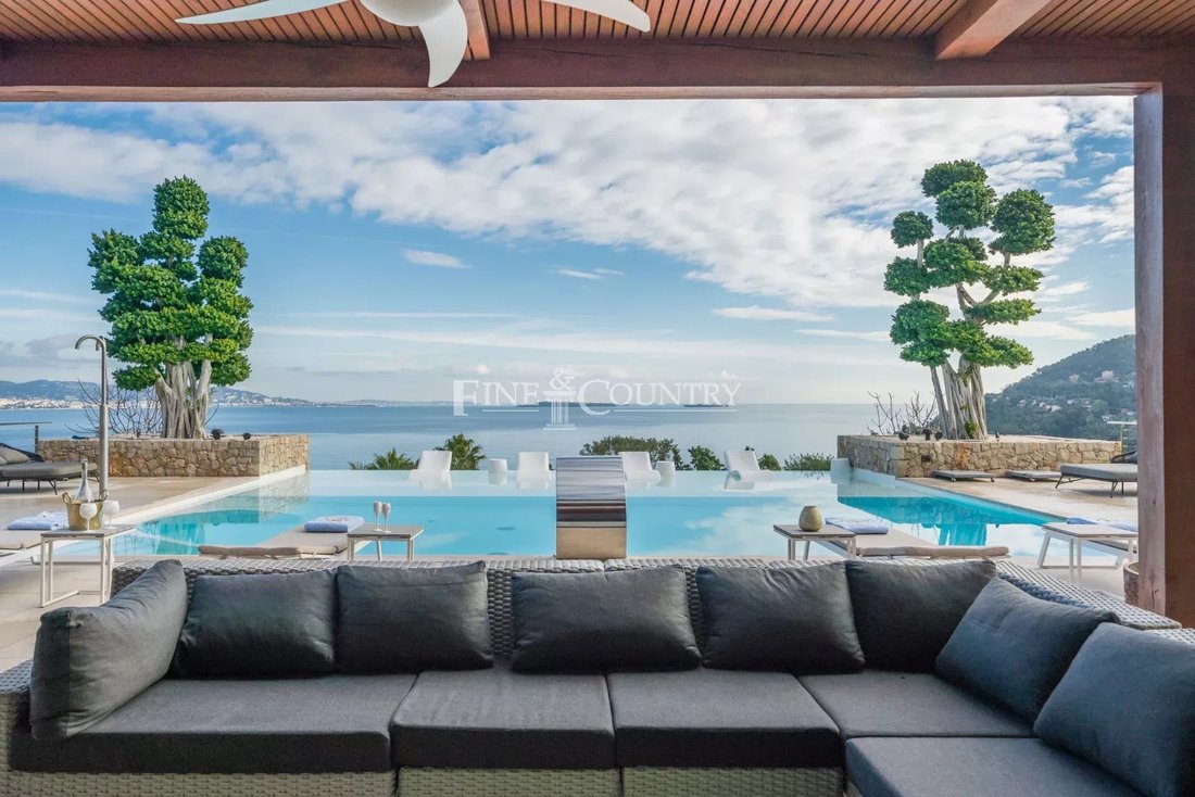 Villa in Théoule-sur-Mer, Provence-Alpes-Côte d'Azur, France 4 - 16940330