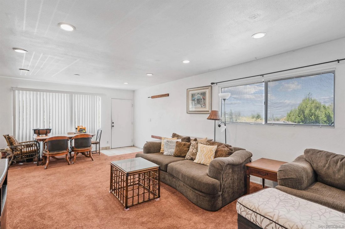 San Diego, California, United States 1 - 16942687