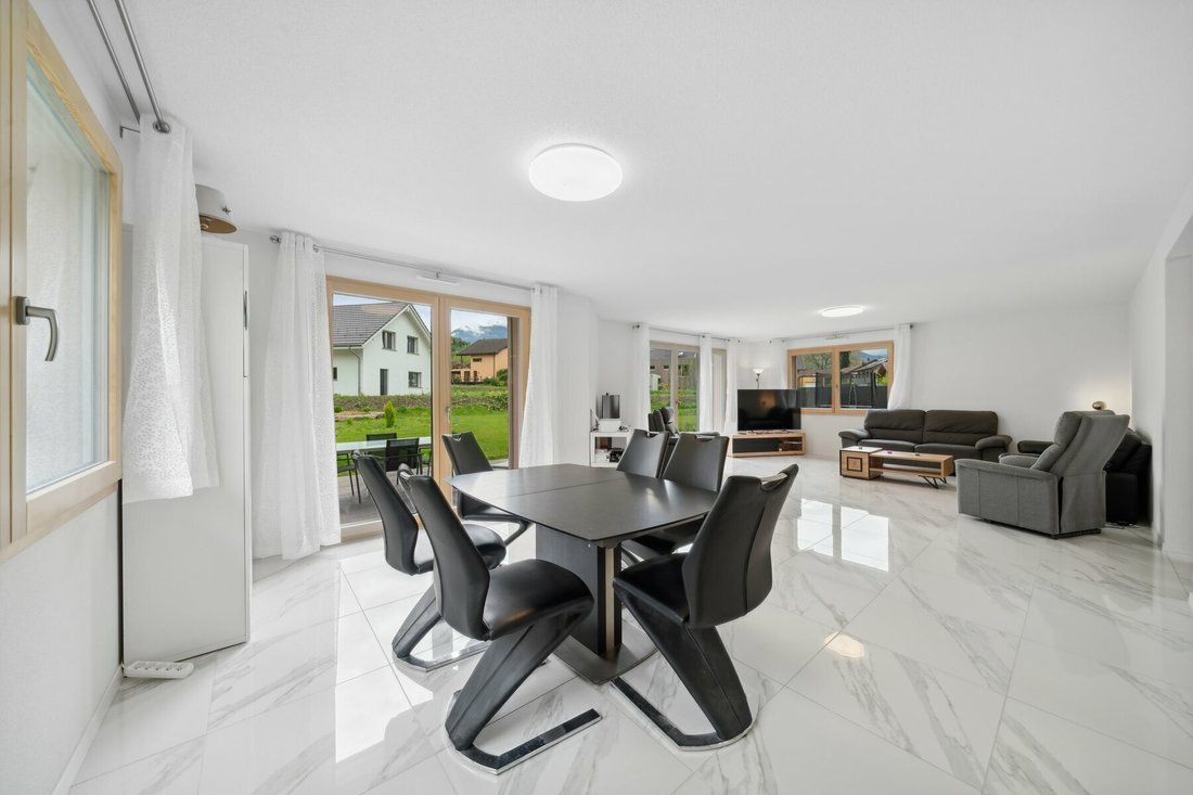 Villa Rosa", A Magnificent Semi Detached Villa With Garages