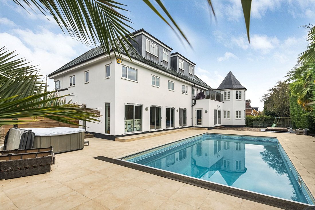 House in Oakwood, Enfield, England 1 - 16943099
