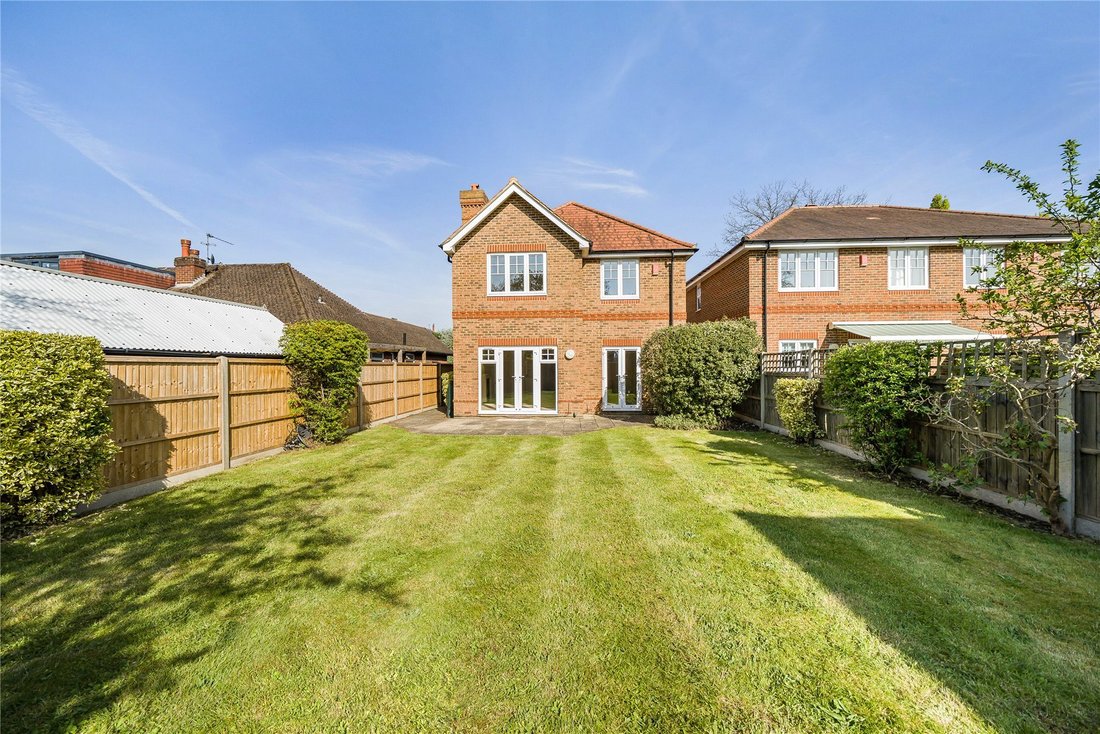 House in Hersham, Elmbridge, England 2 - 16941620