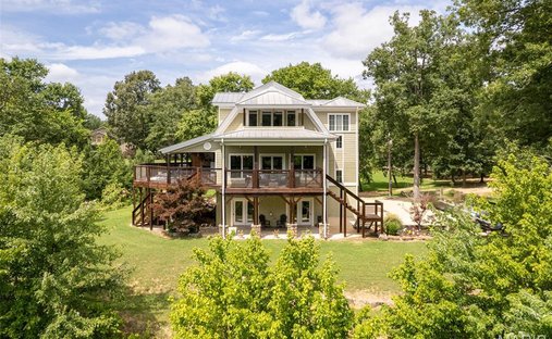 House in Van Buren, Missouri, United States 1