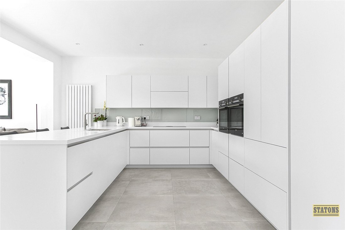 Bungalow in London Borough of Barnet, England, Vereinigtes Königreich 3 - 16942547