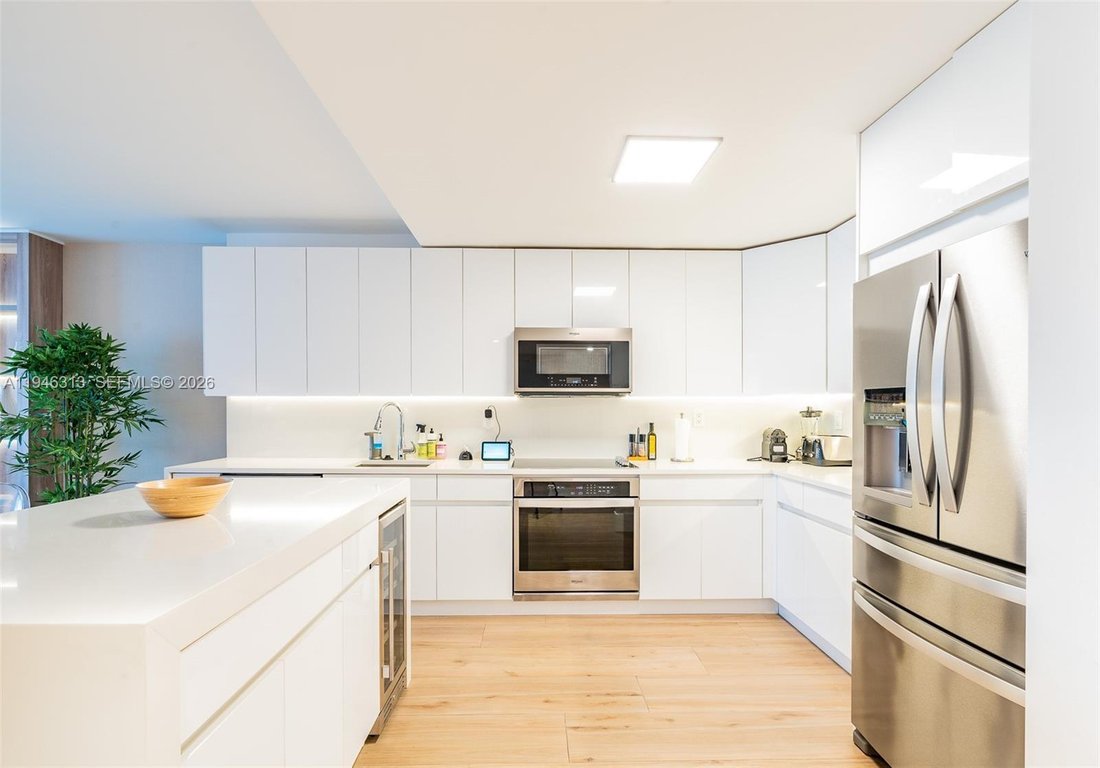 Condo in Miami Beach, Florida, United States 5 - 16939311