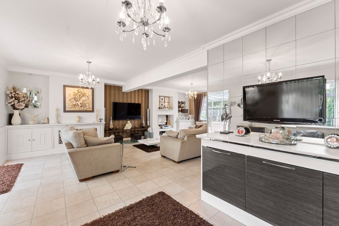 House in West Acton, Ealing, England 5 - 16939219