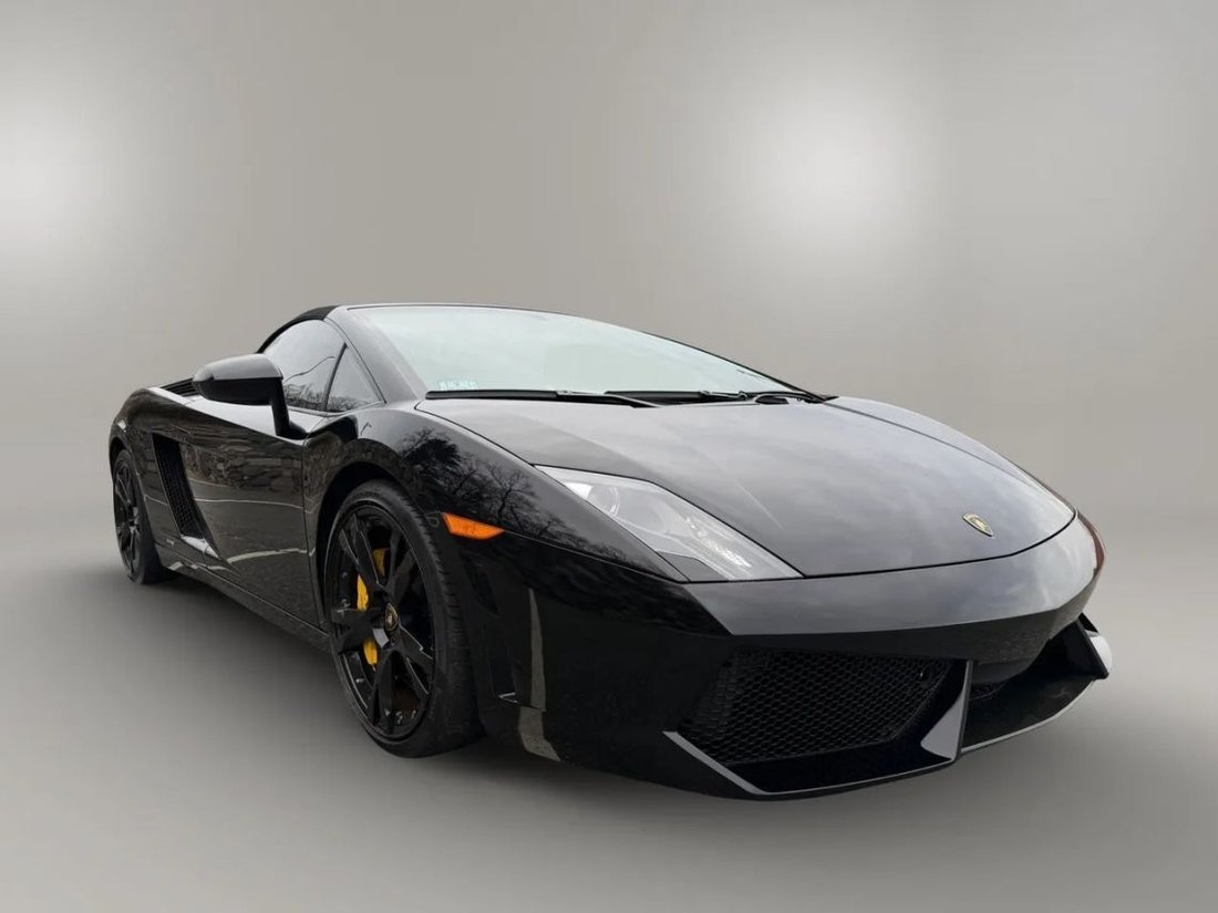 Cabriolet in Malden, MA, United States 5 - 16941271