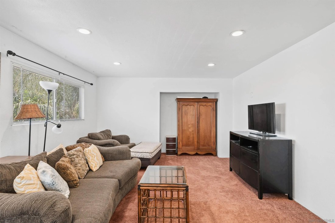 San Diego, California, United States 4 - 16942687