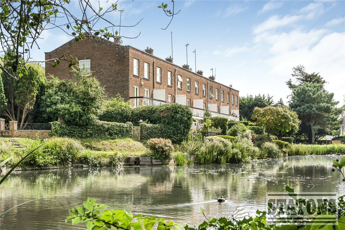 House in Barnet, England 1 - 16942798