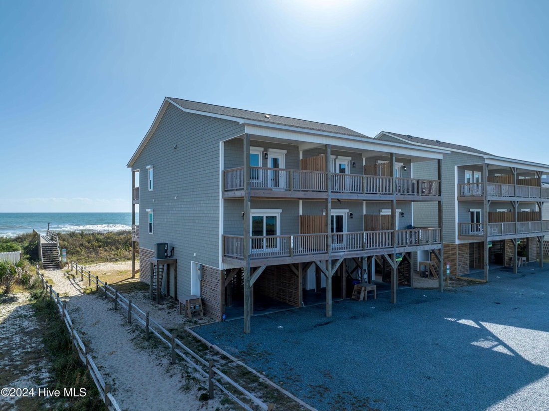 Townhouse in North Topsail Beach, North Carolina, United States 5 - 16938379