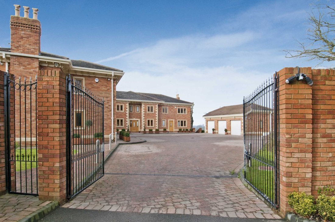 House in Elstree (Elstree and Borehamwood), Elstree, England 4 - 16943319