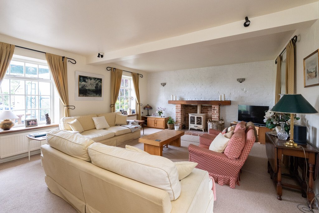 House in Newdigate, England 4 - 16941606