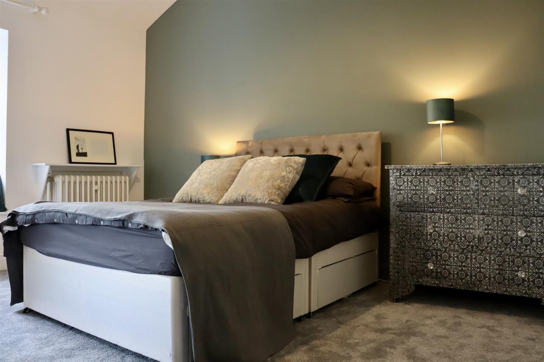 Apartment in Virginia Water, England 5 - 16939845