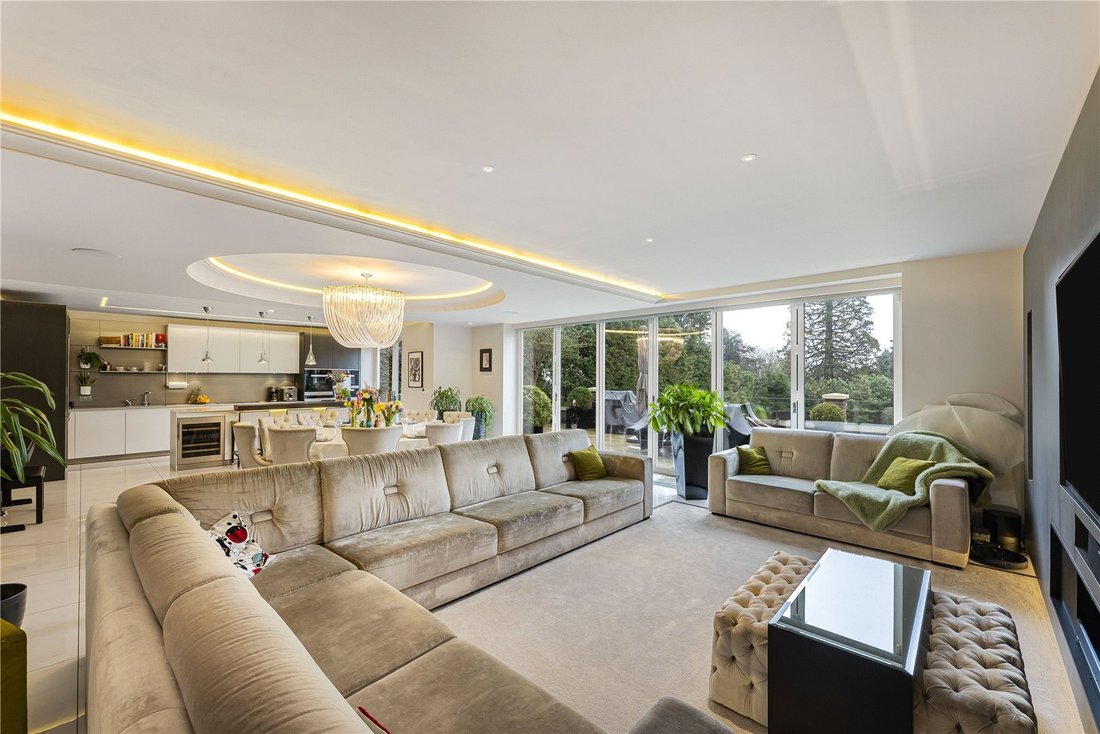 House in Barnet, England 4 - 16943327