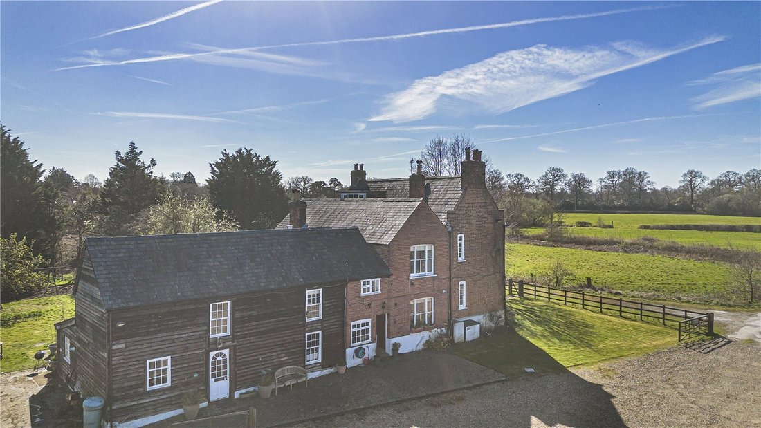 House in Hertsmere, England 5 - 16942777