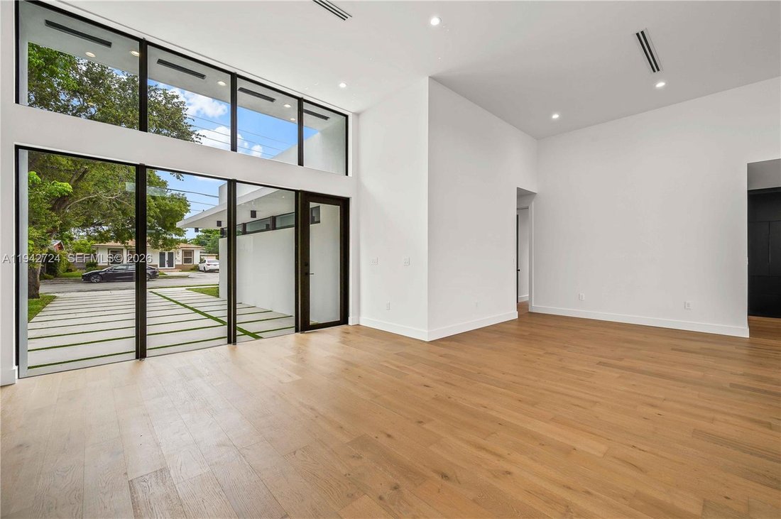 House in Miami, Florida, United States 5 - 16939288