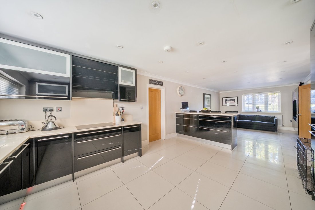 House in Pyrford Green, Woking, England 3 - 16940544
