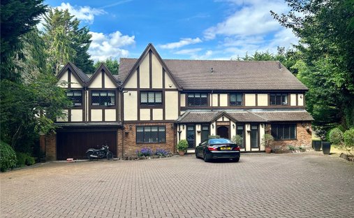 House in Bushey Heath, Hertsmere, England 1