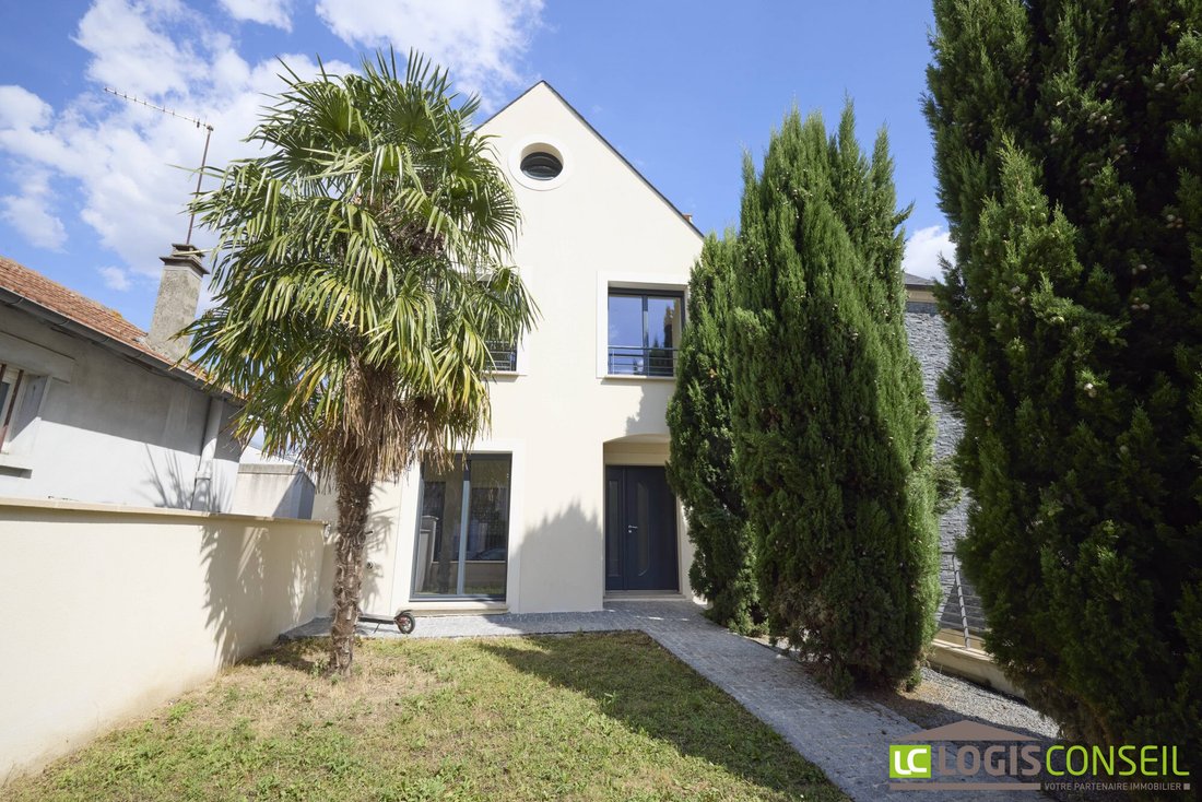 House in La Faiencerie-Le Clos Saint Cyr, Bourg-la-Reine, France 3 - 16942068