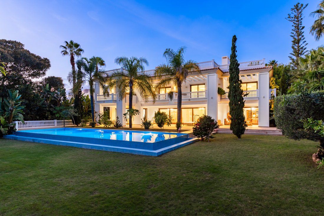 Villa in Estepona, Andalusia, Spain 1 - 16942427