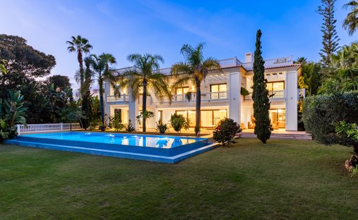 Villa in Estepona, Andalusien, Spanien 1