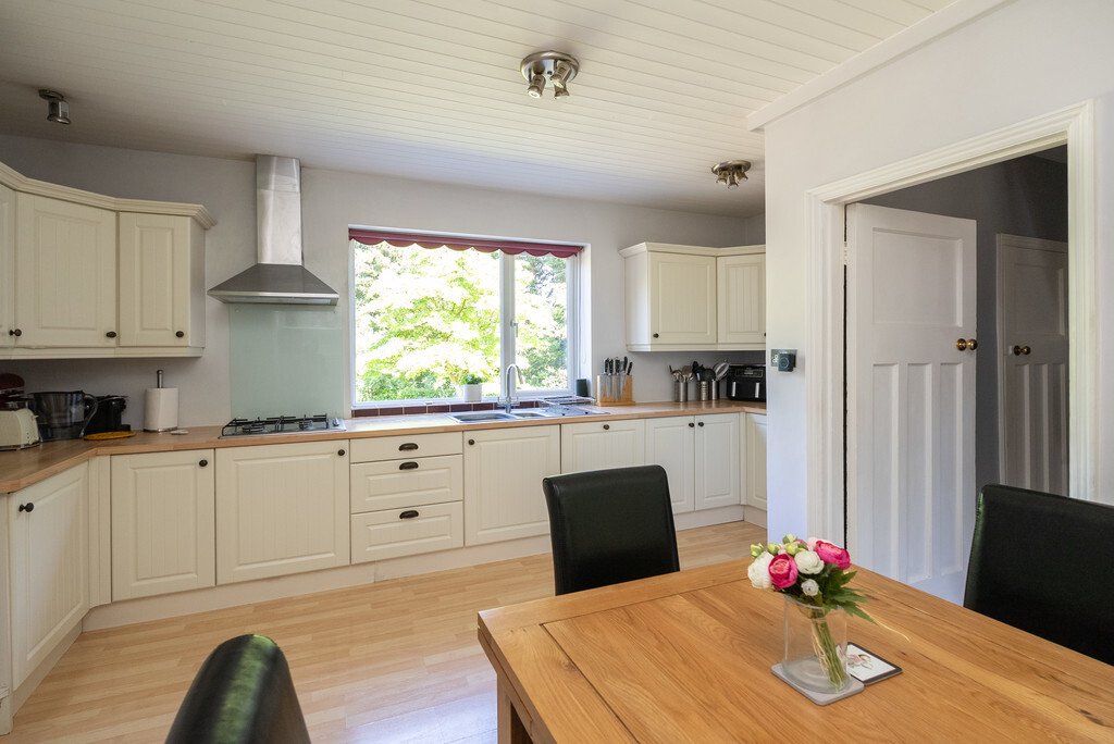 House in Dorking, England 3 - 16941647