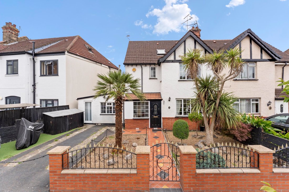 House in West Acton, Ealing, England 1 - 16939219