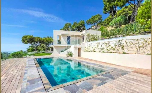 Villa in Village-Cros de Caste-Coupiere-Mont Gros, Roquebrune-Cap-Martin, France 1