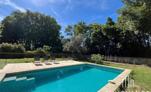 Sale Of Equestrian Estate Aimargues, 260m² 6 Rooms 1,050,000€ With Swimming Pool