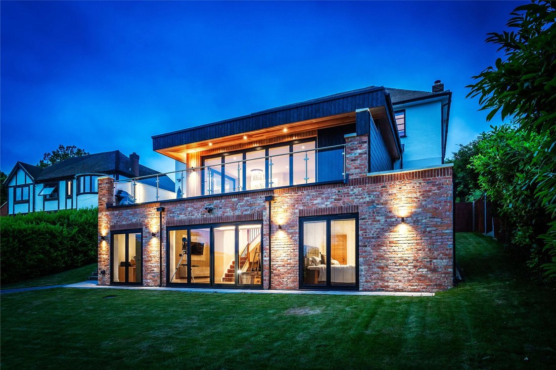 House in Hook Heath, Woking, England 2 - 16940845