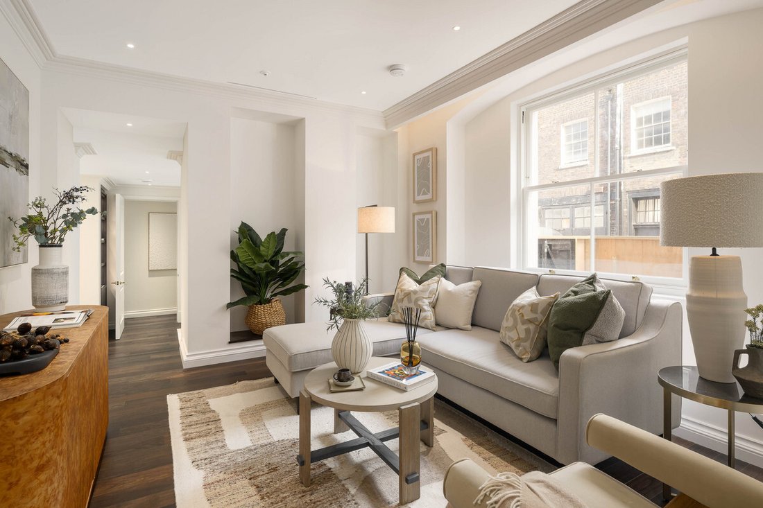 Apartment in Mayfair, Westminster, England 2 - 16584957