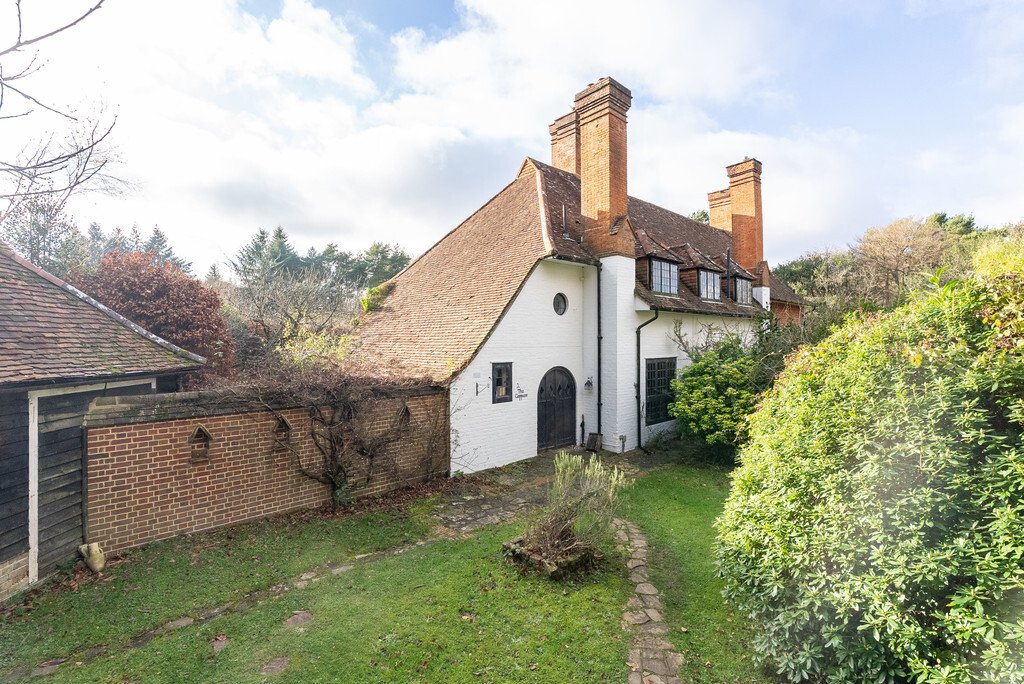 House in Dorking, England 1 - 16941631
