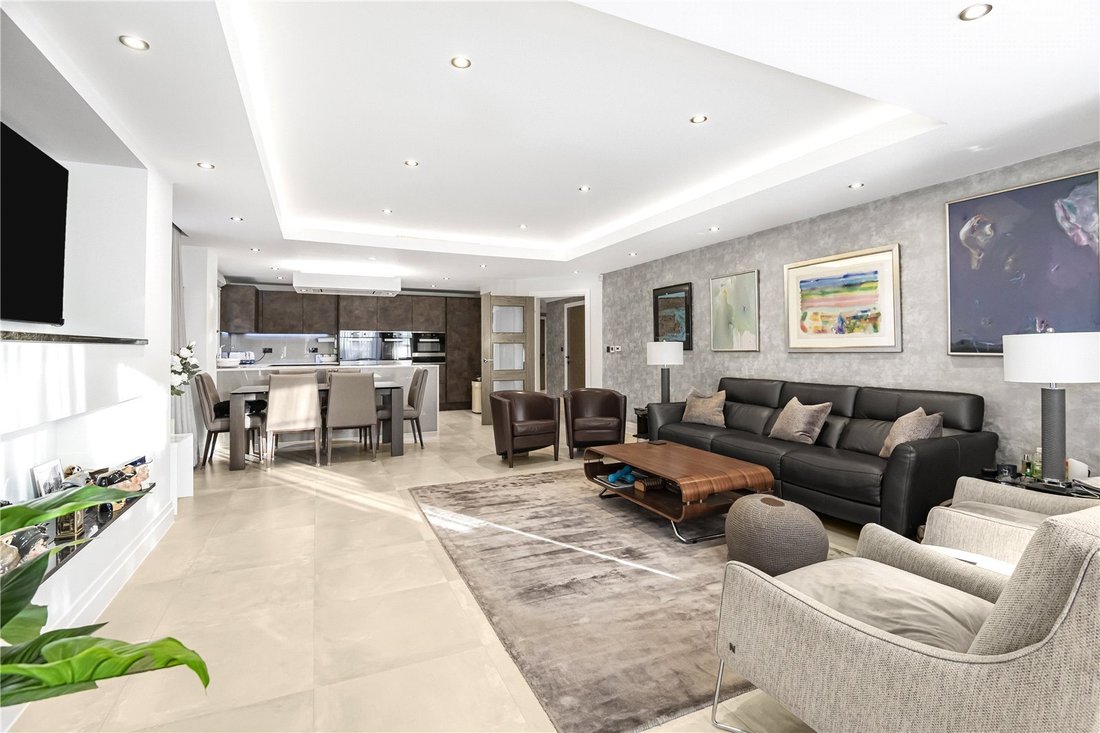 Apartment in Ferney Hill, Enfield, England 2 - 16943390
