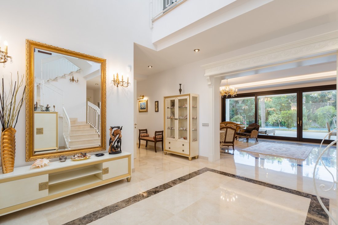 Villa in Estepona, Andalusia, Spain 2 - 16942427