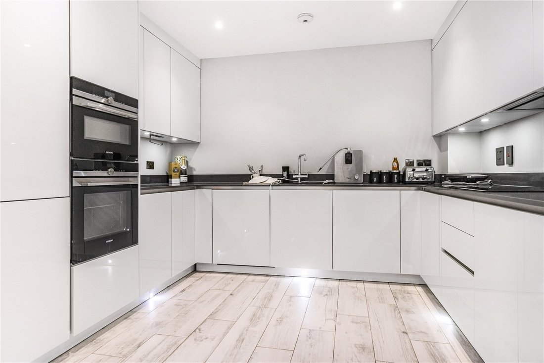 Apartment in Cockfosters, Enfield, England 4 - 16943365